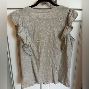 NWT GAP Kids Girls Gray Short sleeves T-shirt with Daisies Size XXL (14-16)